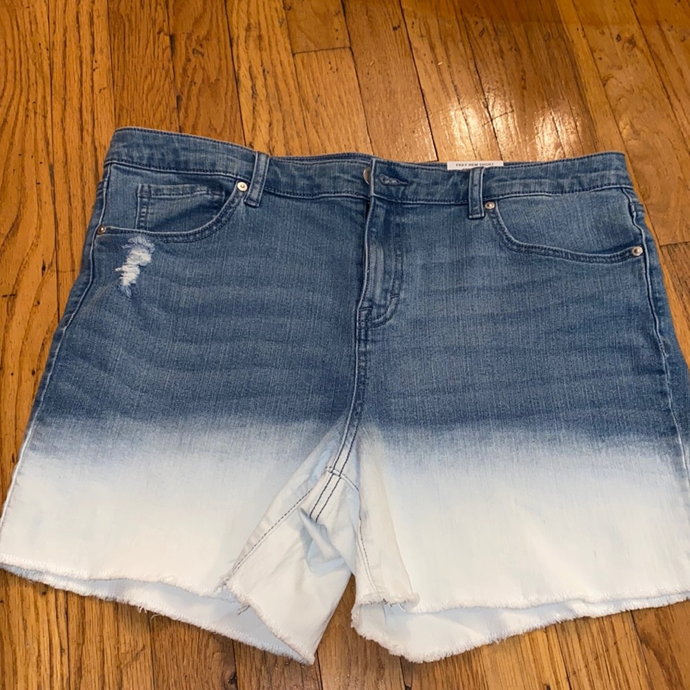 Brand new size 14 bleach denim fray hem shorts NWT adorable summer jean shorts